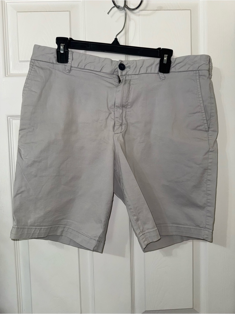 IZOD Saltwater Flat Front Casual Chino Shorts — Light Gray